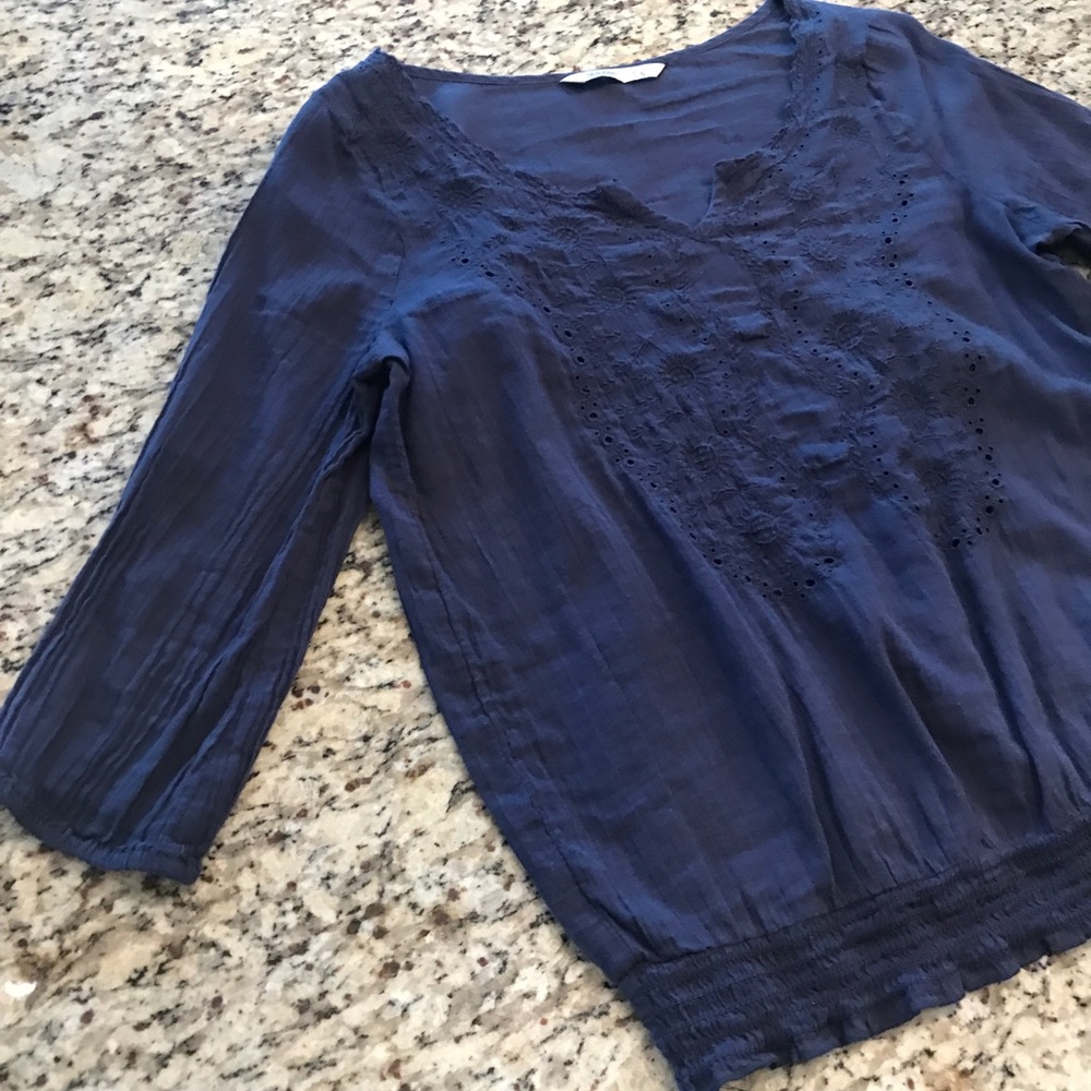 Old Navy size small eyelet 3/4 length sleeve top
